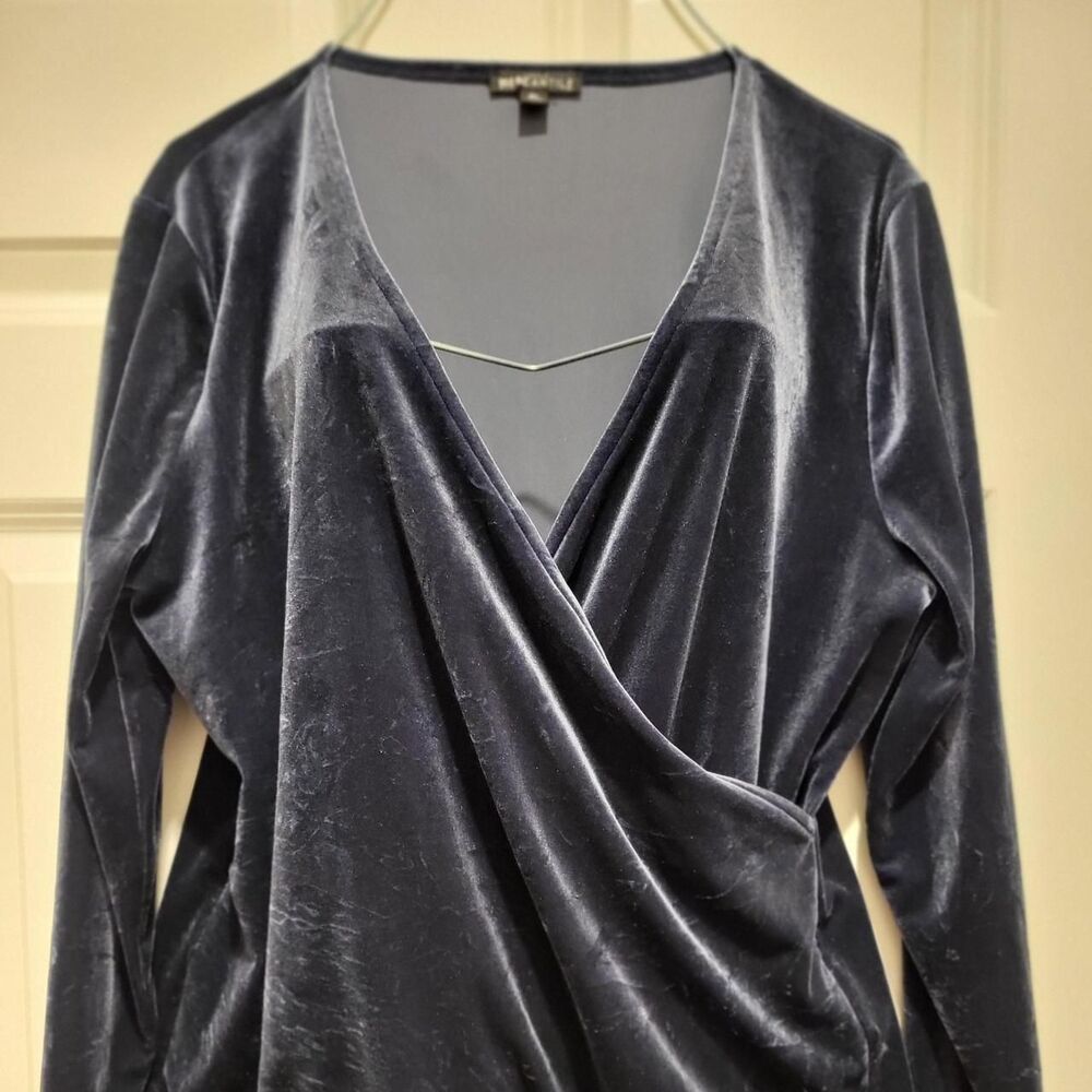 XL-Mercantile- Women's Navy and Blue Blouse